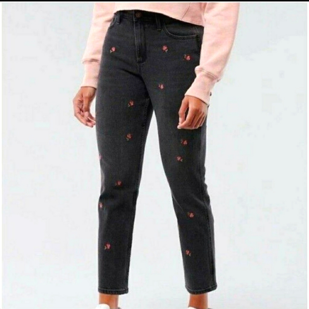 Hollister black curvy high rise mom jeans